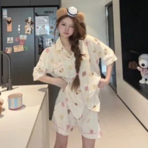 mặc đâu cũng đẹp ở nhà