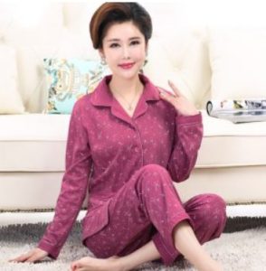 Đồ ngủ nữ trung niên – sự kết hợp giữa thoải mái và thanh lịch