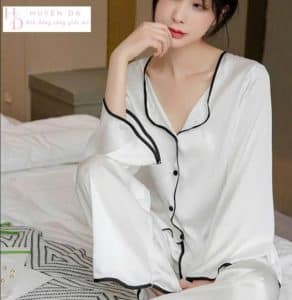 Pijama viền đen